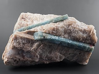 akvamarín, beryl